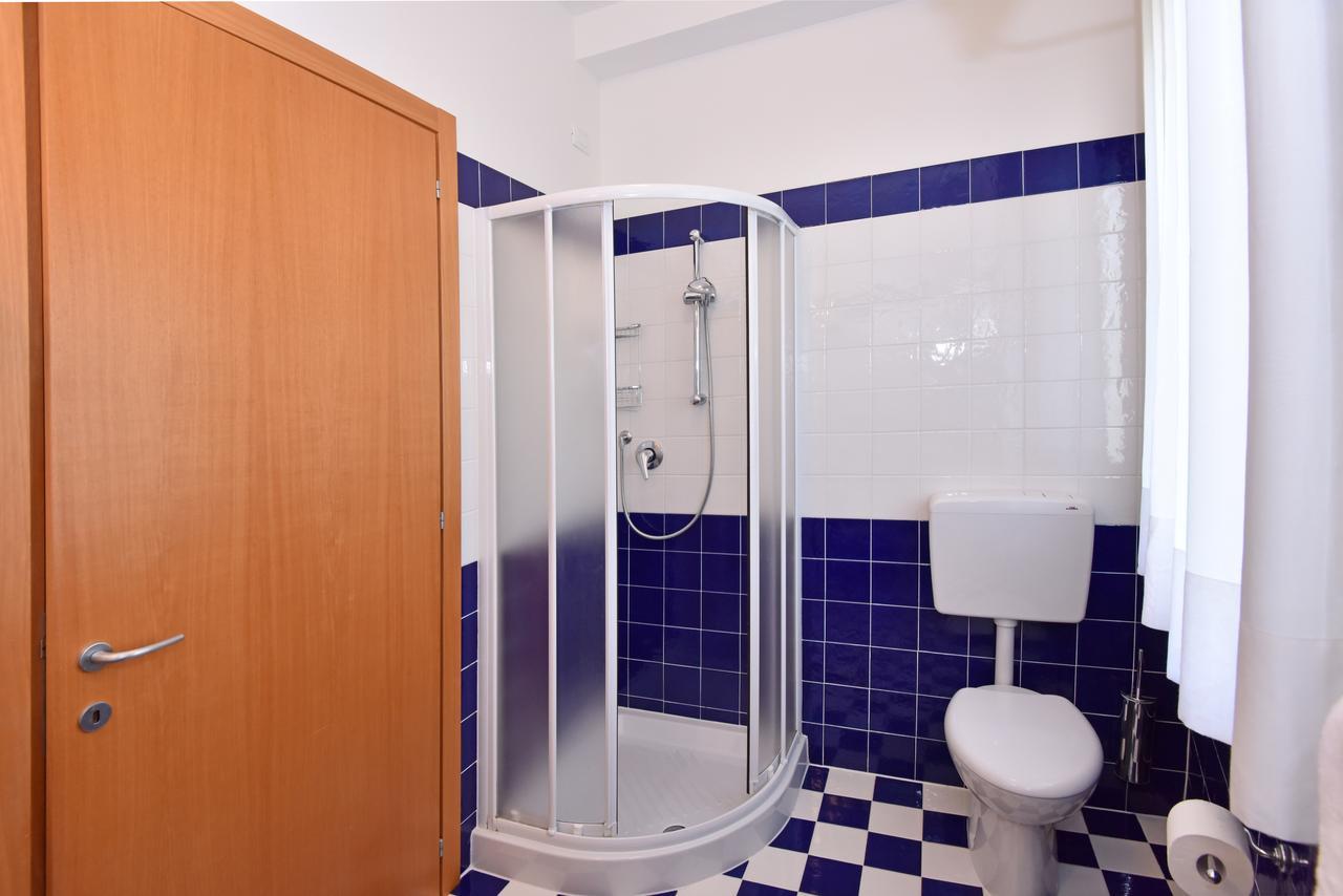 Superior Apartment mit 2 Schlafzimmern und seitlichem Meerblick (6 Erwachsene)